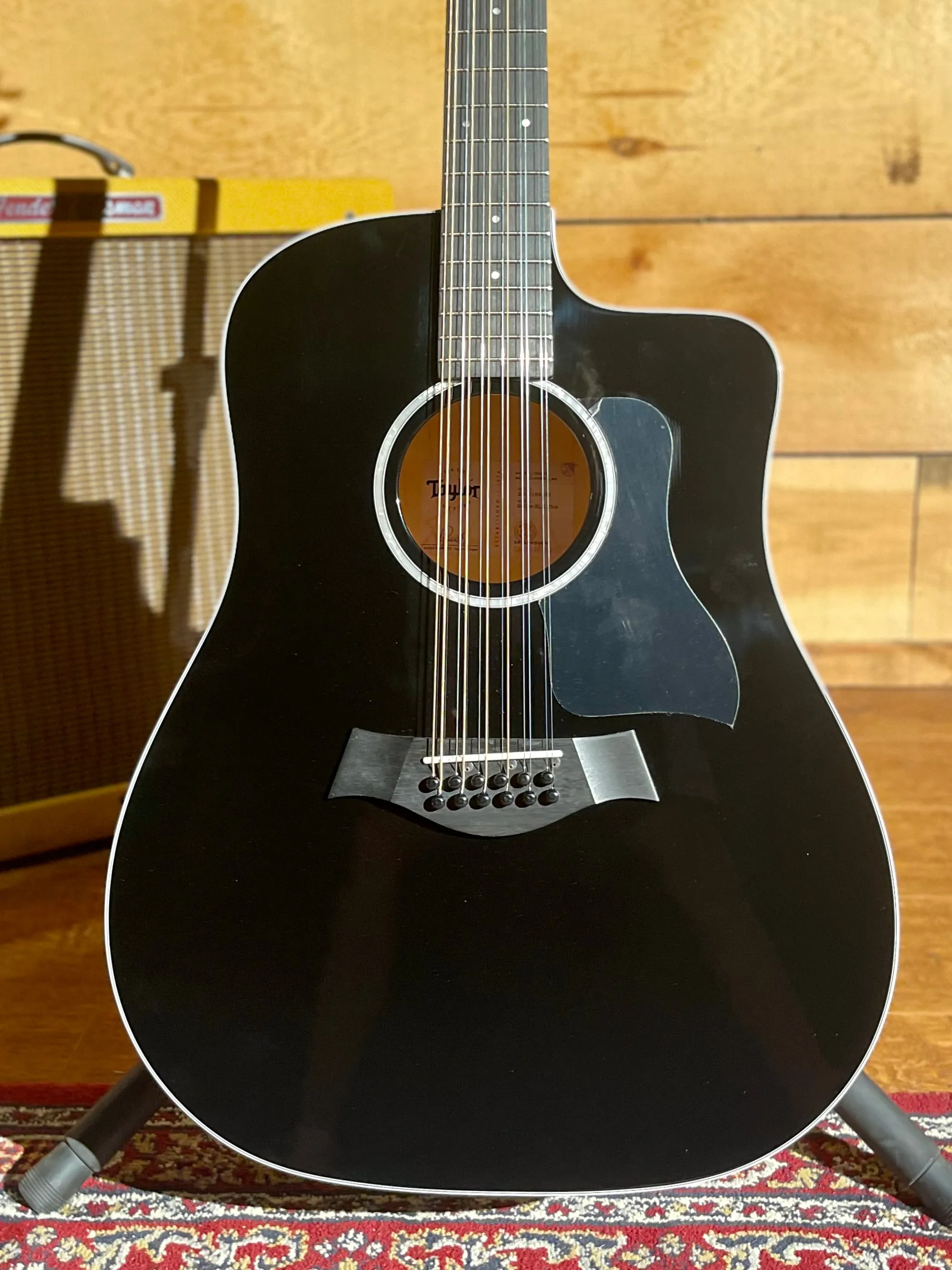 Taylor 250ce-BLK Plus 12-String, Spruce/Maple