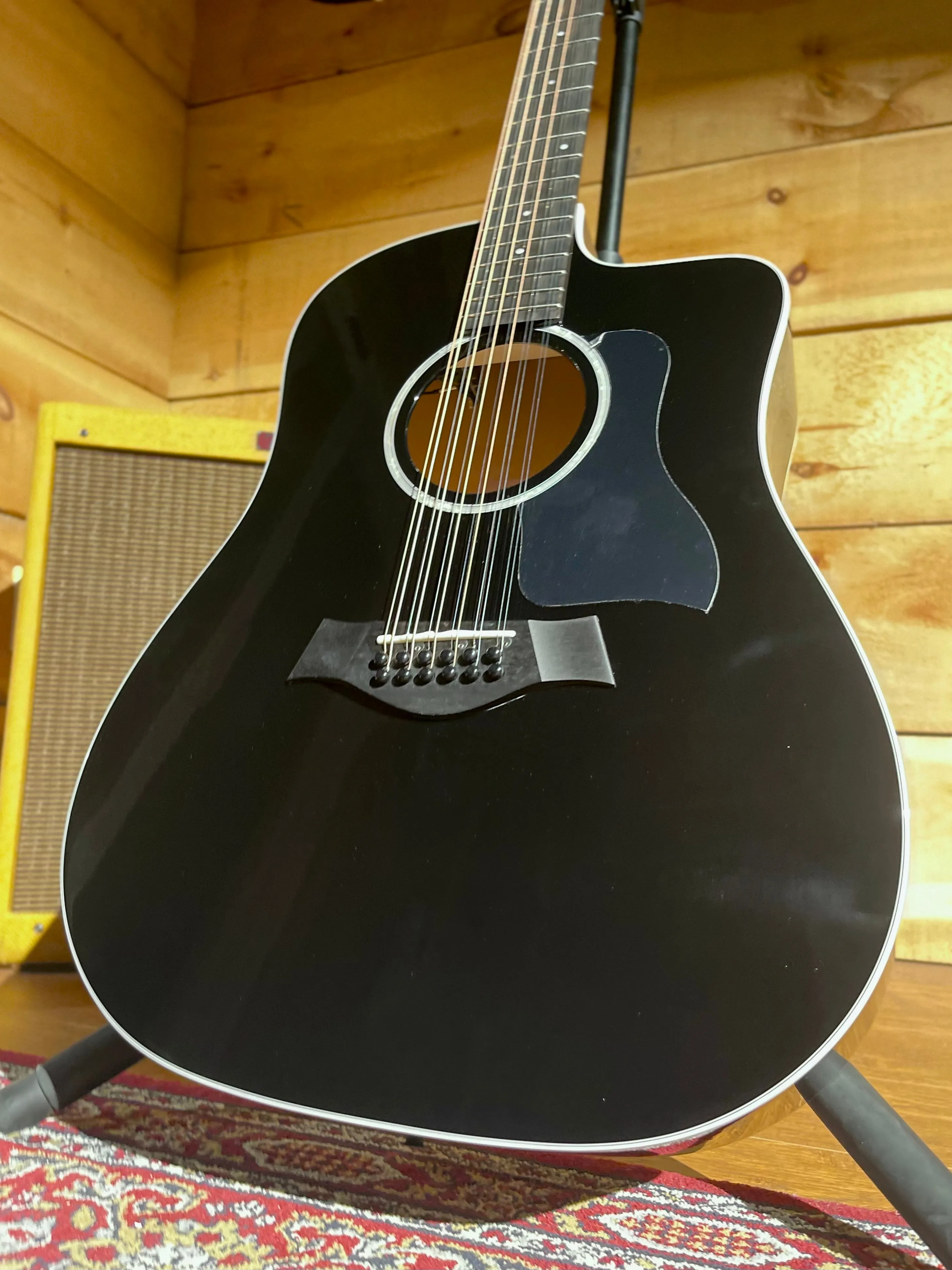 Taylor 250ce-BLK Plus 12-String, Spruce/Maple